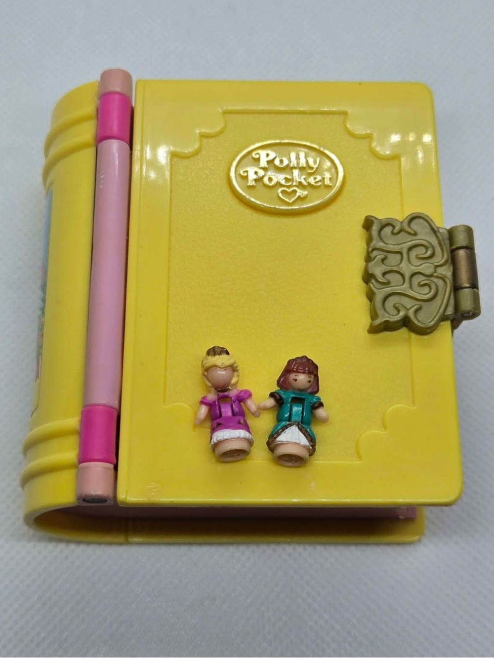 VTG 1995 Polly Pocket Princess Palace Enchanted Storybook Set with 2 Figurines - Picture 2 of 10